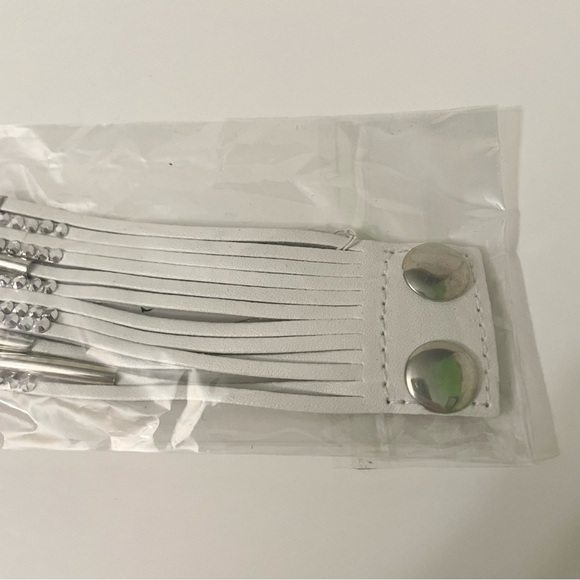 Guess Black and White Bracelets Lot of 2 - Picture 12 of 16